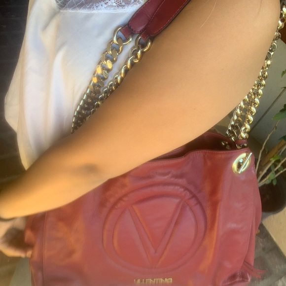 Valentino - Picture 2 of 8